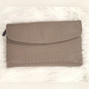 Bey-Berk Jewelry Clutch Multi Compartments Bag Croc Pattern Taupe